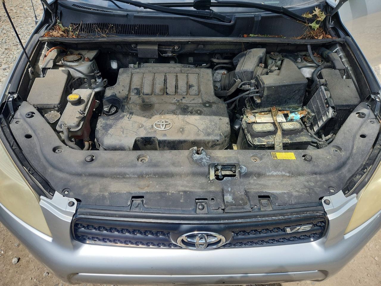 2006 Toyota Rav4 Base Silver vin: JTMZK33V566000012