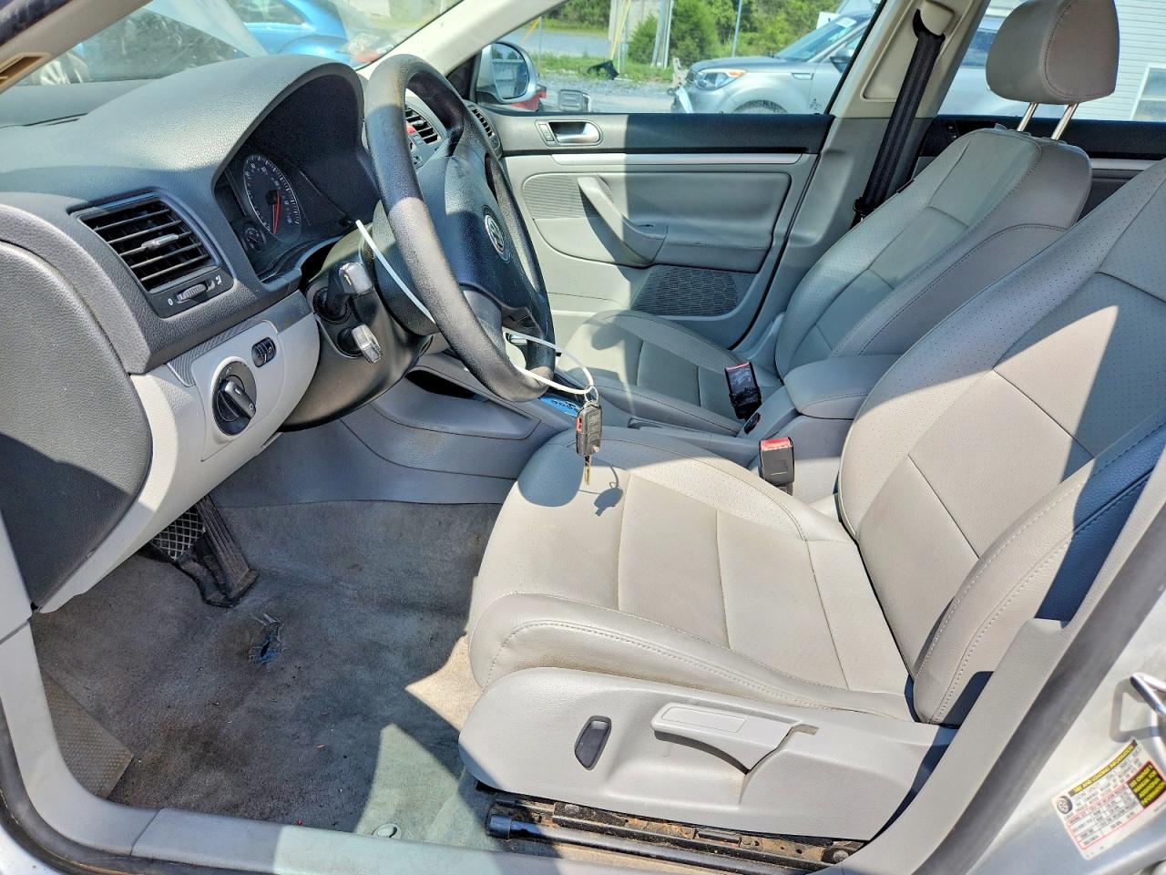 2006 Volkswagen Jetta 2.5 Option Package 1 Серебряный vin: 3VWSF71K76M771638