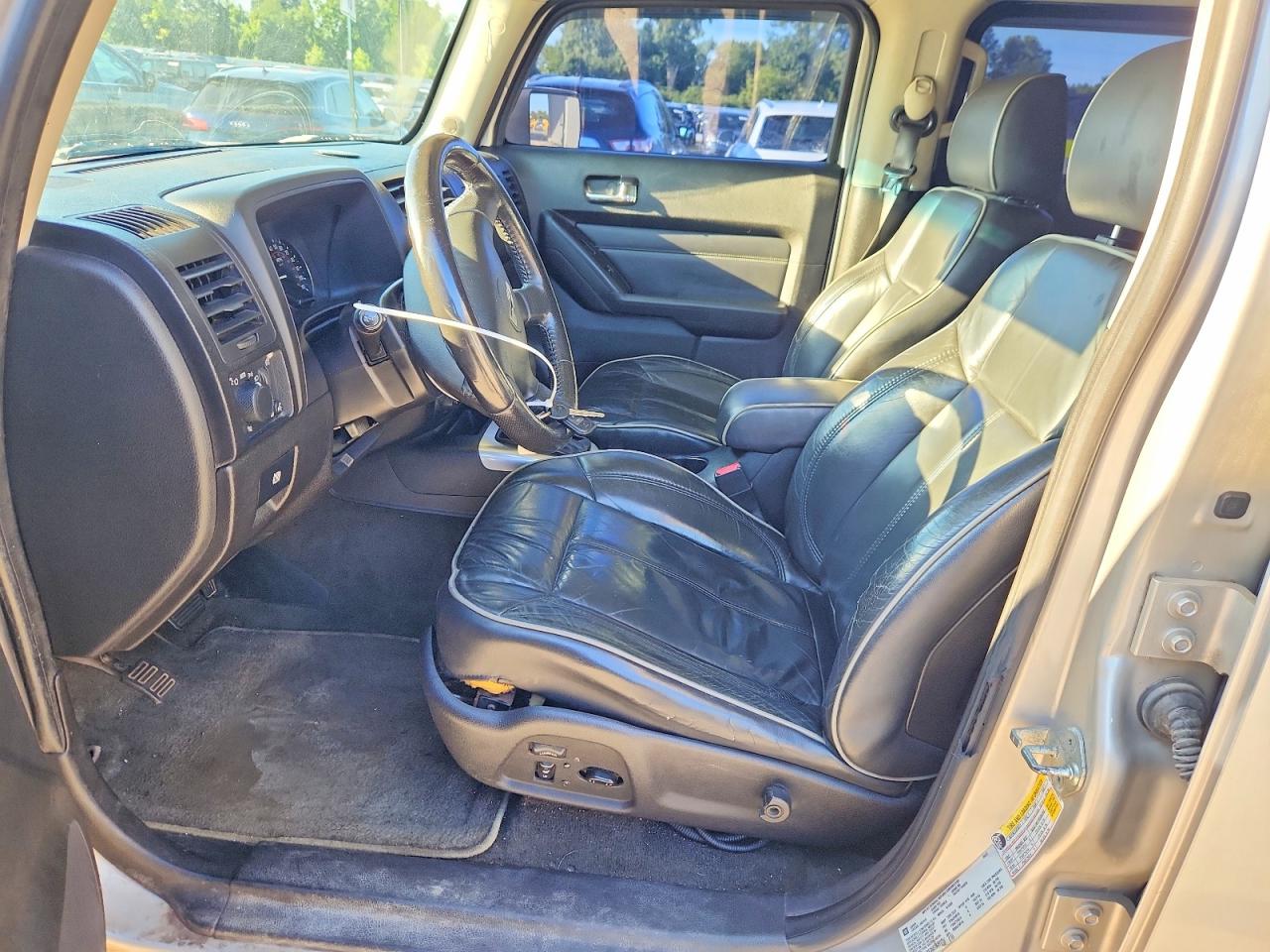 2008 Hummer H3 Silver vin: 5GTEN13E388132910