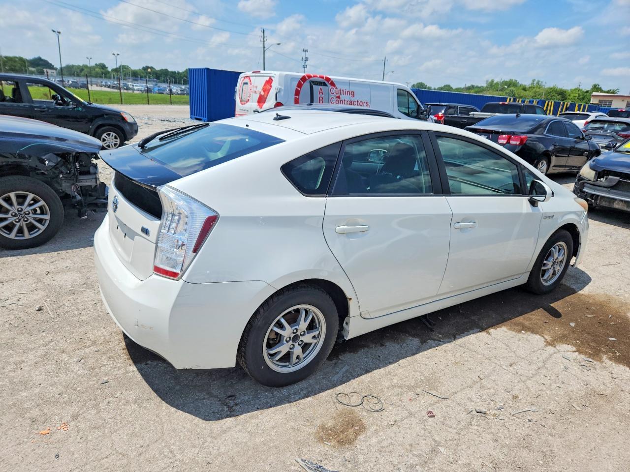 2011 Toyota Prius Two White vin: JTDKN3DU1B5342622