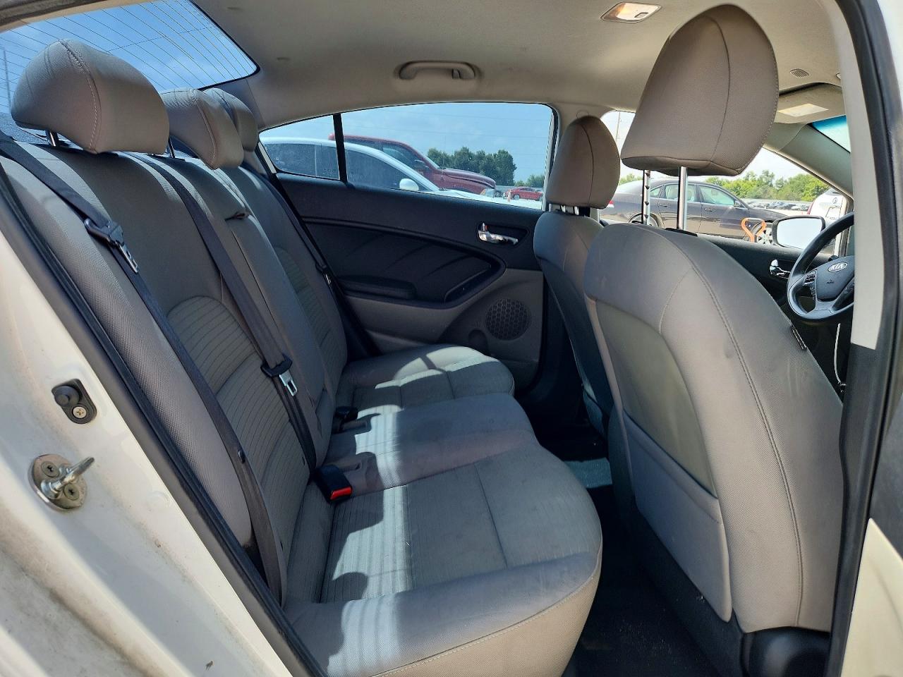 2015 Kia Forte Lx White vin: KNAFX4A6XF5415724