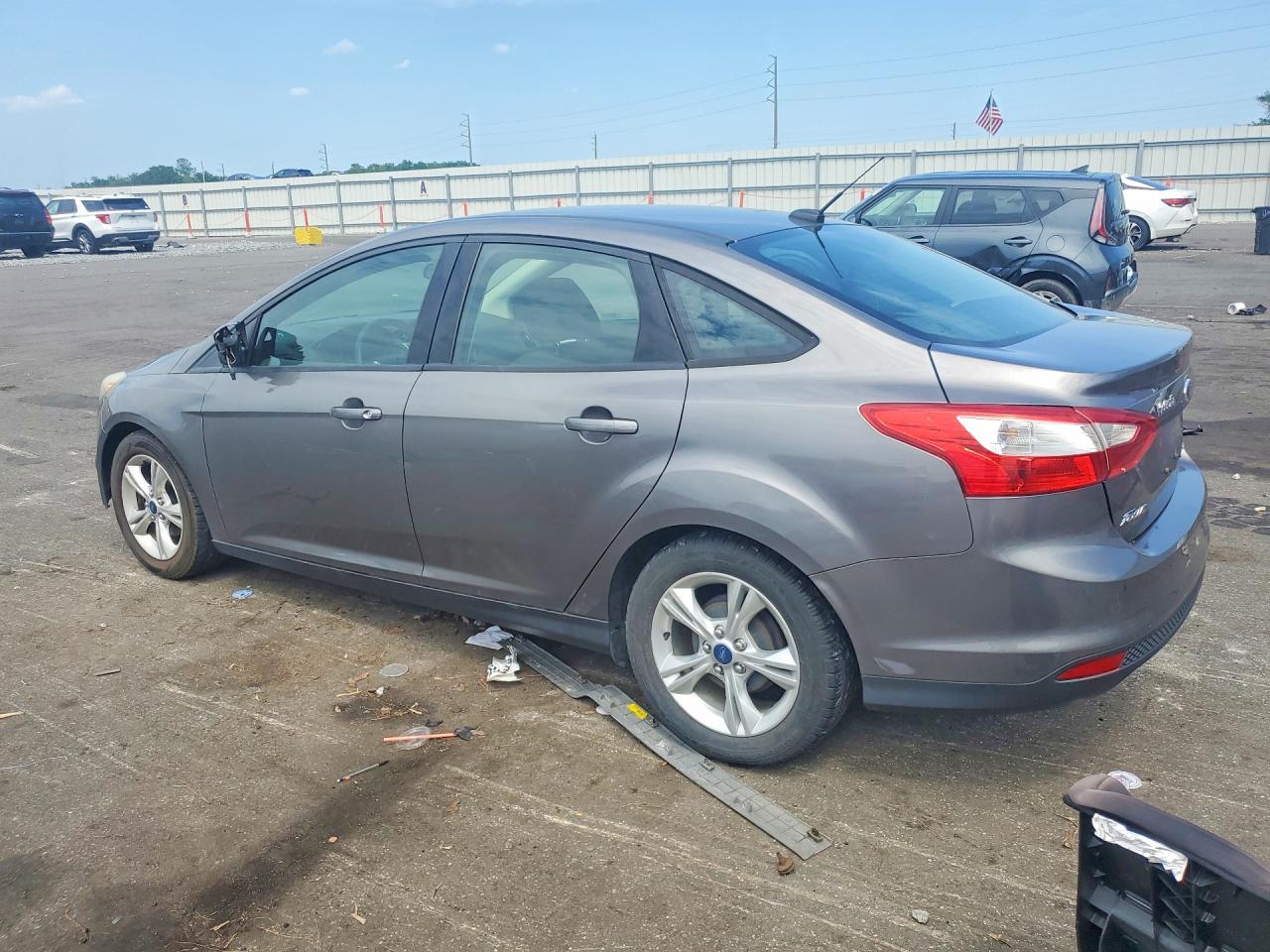2014 Ford Focus Se Gray vin: 1FADP3F20EL228342