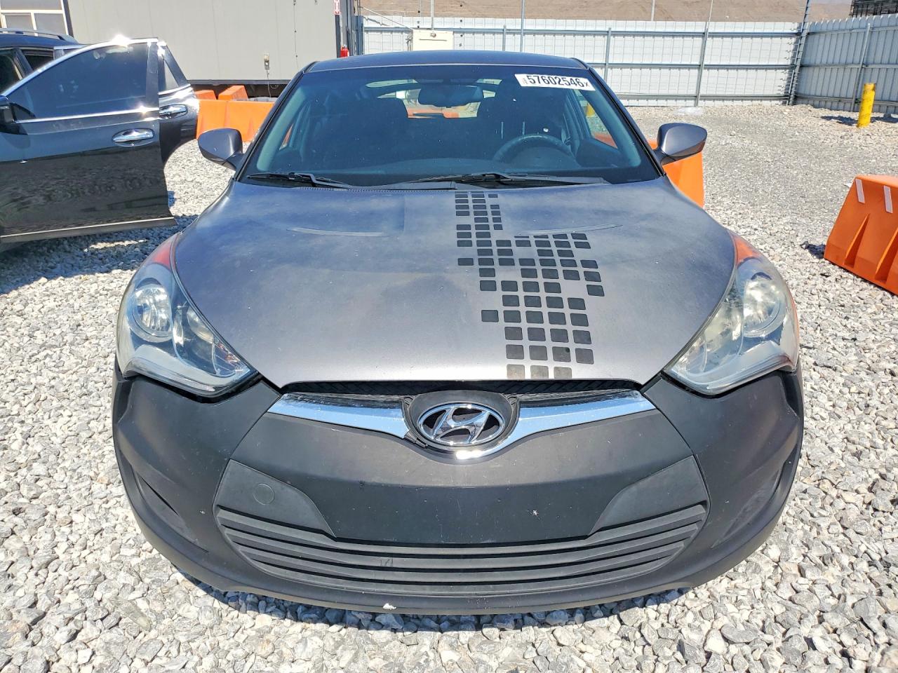 2013 Hyundai Veloster Base Gray vin: KMHTC6AD4DU170154