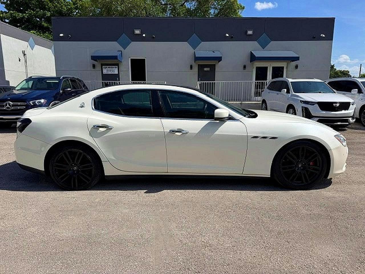 2014 Maserati Ghibli S White vin: ZAM57RTA9E1086058
