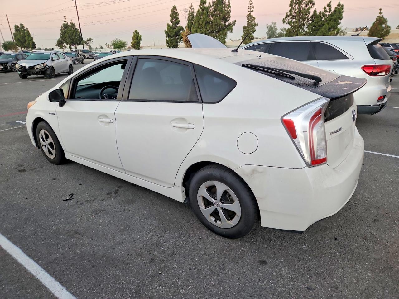 2014 Toyota Prius Two White vin: JTDKN3DU6E1759505
