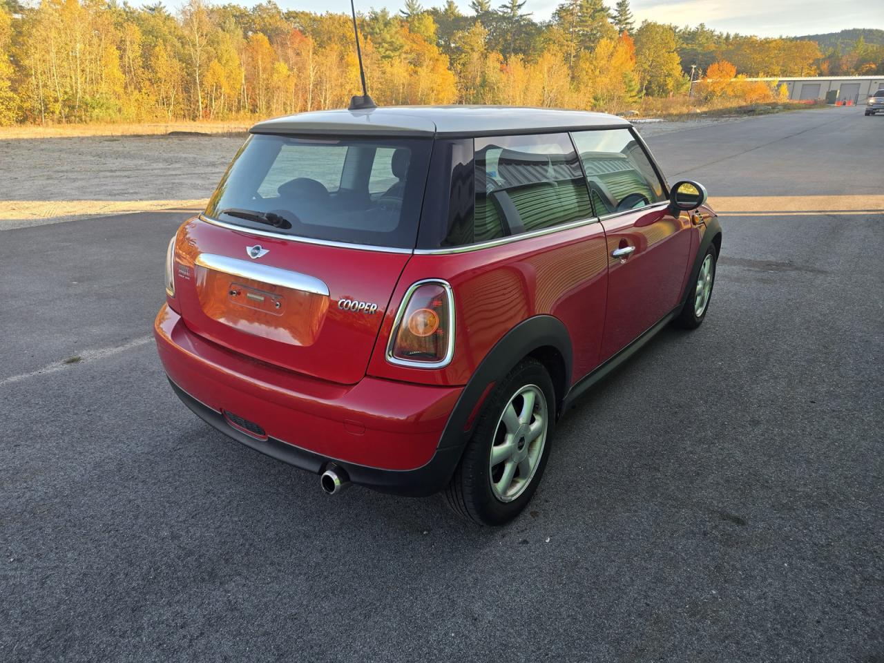 2007 Mini Cooper Красный vin: WMWMF33517TU63263