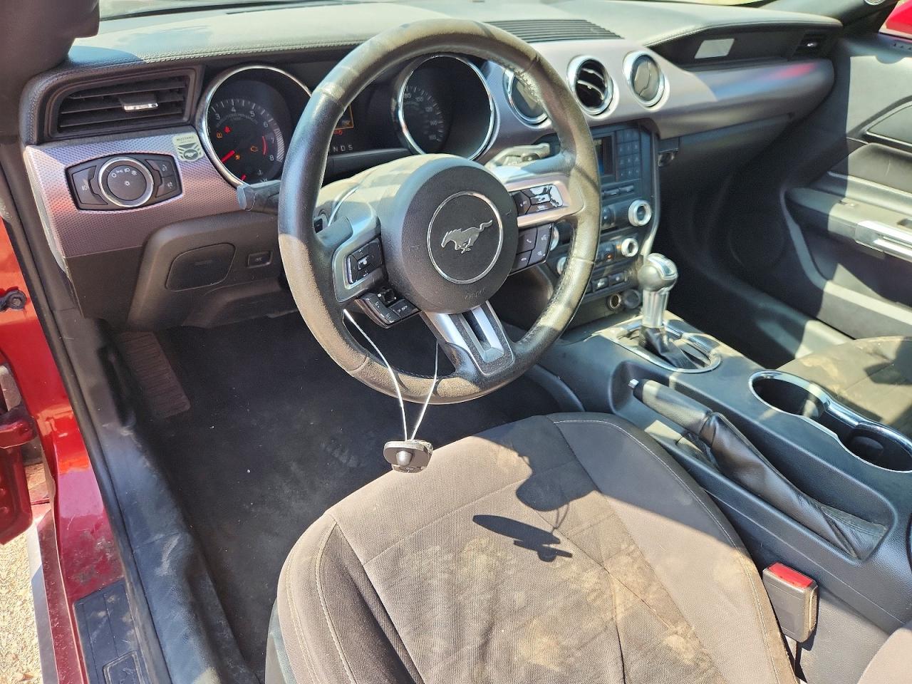 2015 Ford Mustang Red vin: 1FA6P8THXF5318618