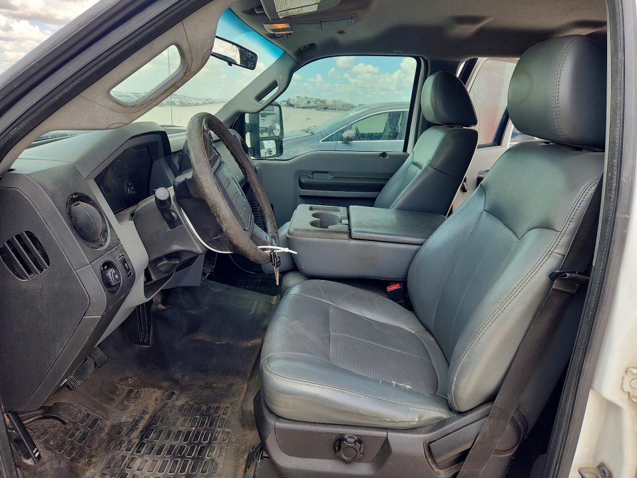 2011 Ford F250 Super Duty White vin: 1FT7W2A67BEC61787
