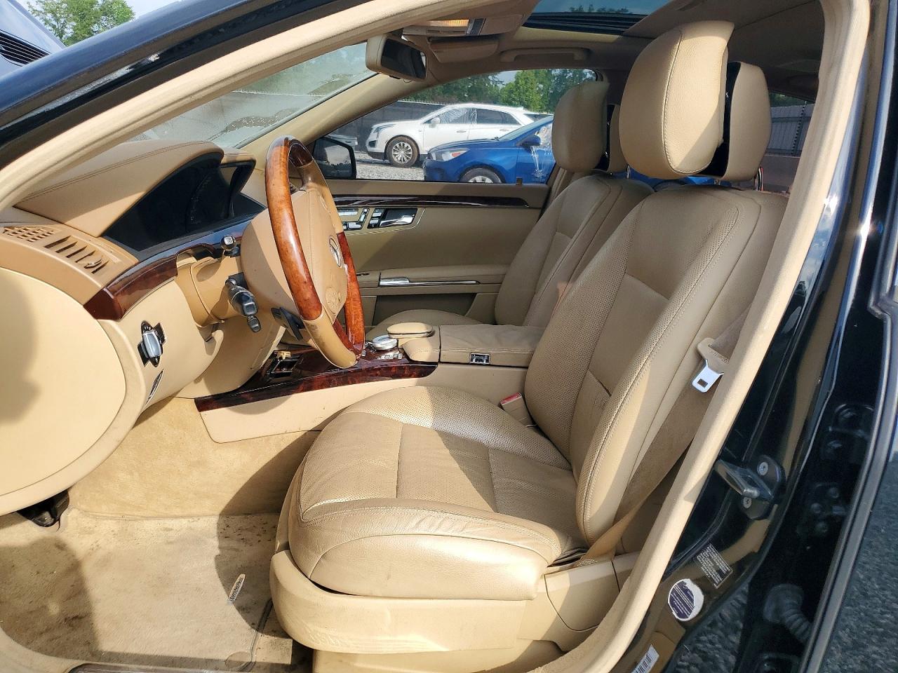 2012 Mercedes-benz S 550 Black vin: WDDNG7DBXCA432069