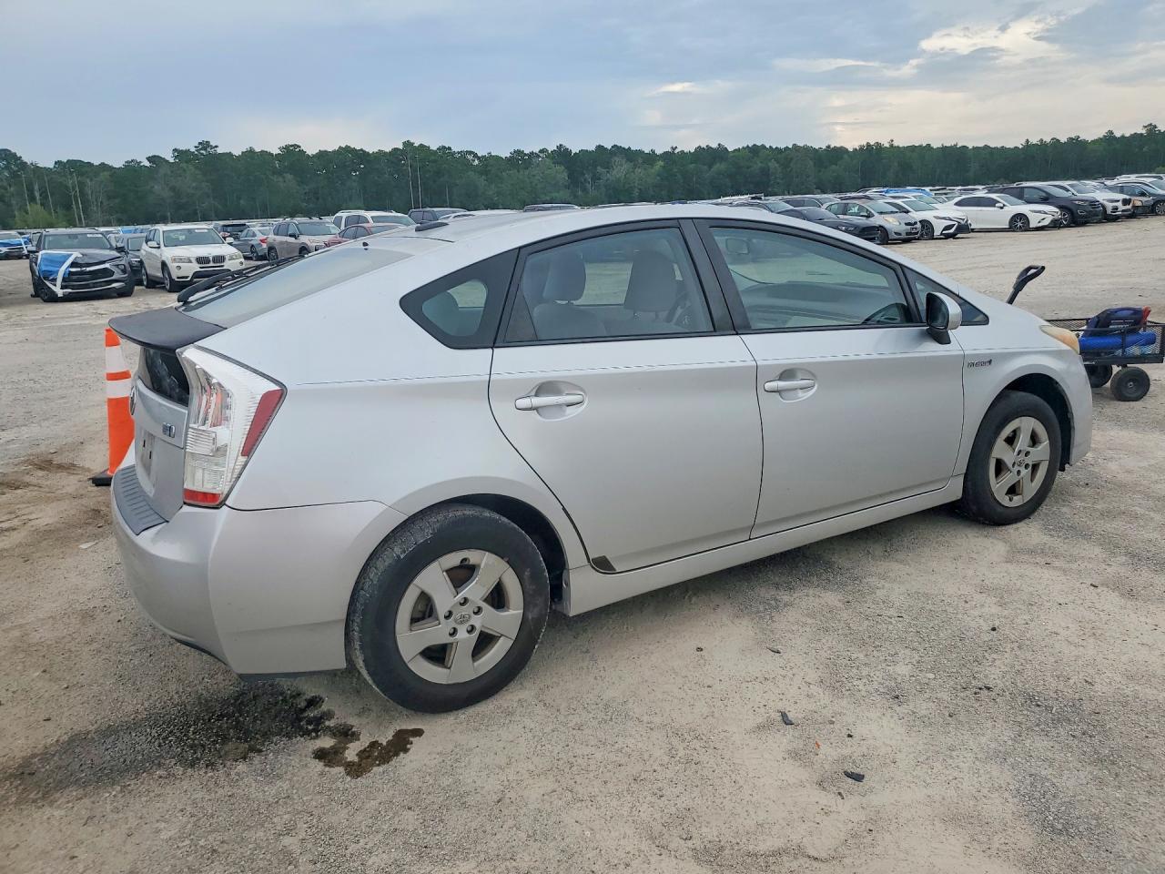 2011 Toyota Prius Two Silver vin: JTDKN3DU5B0276511