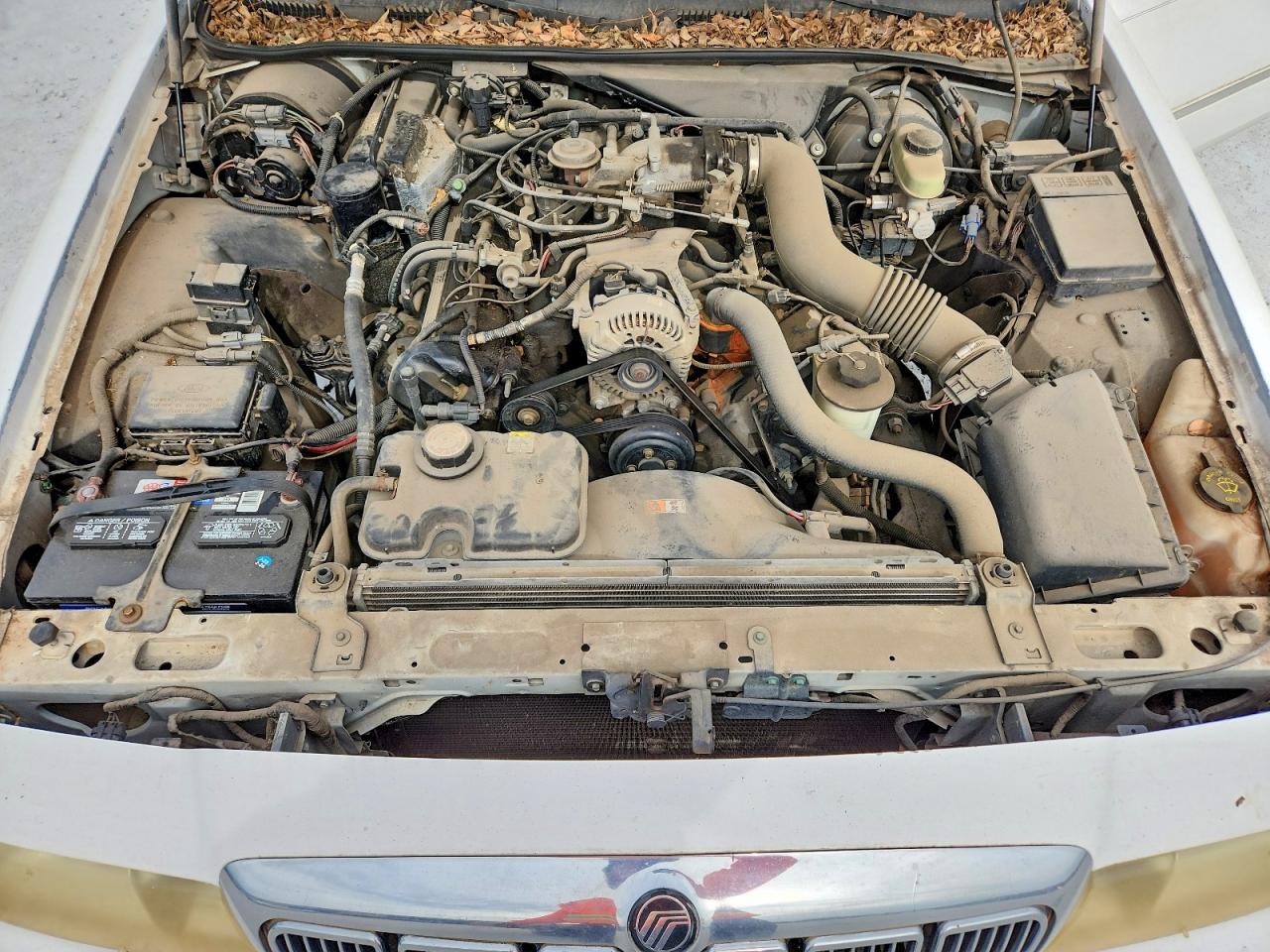 2001 Mercury Grand Marquis Ls White vin: 2MEFM75W41X620999