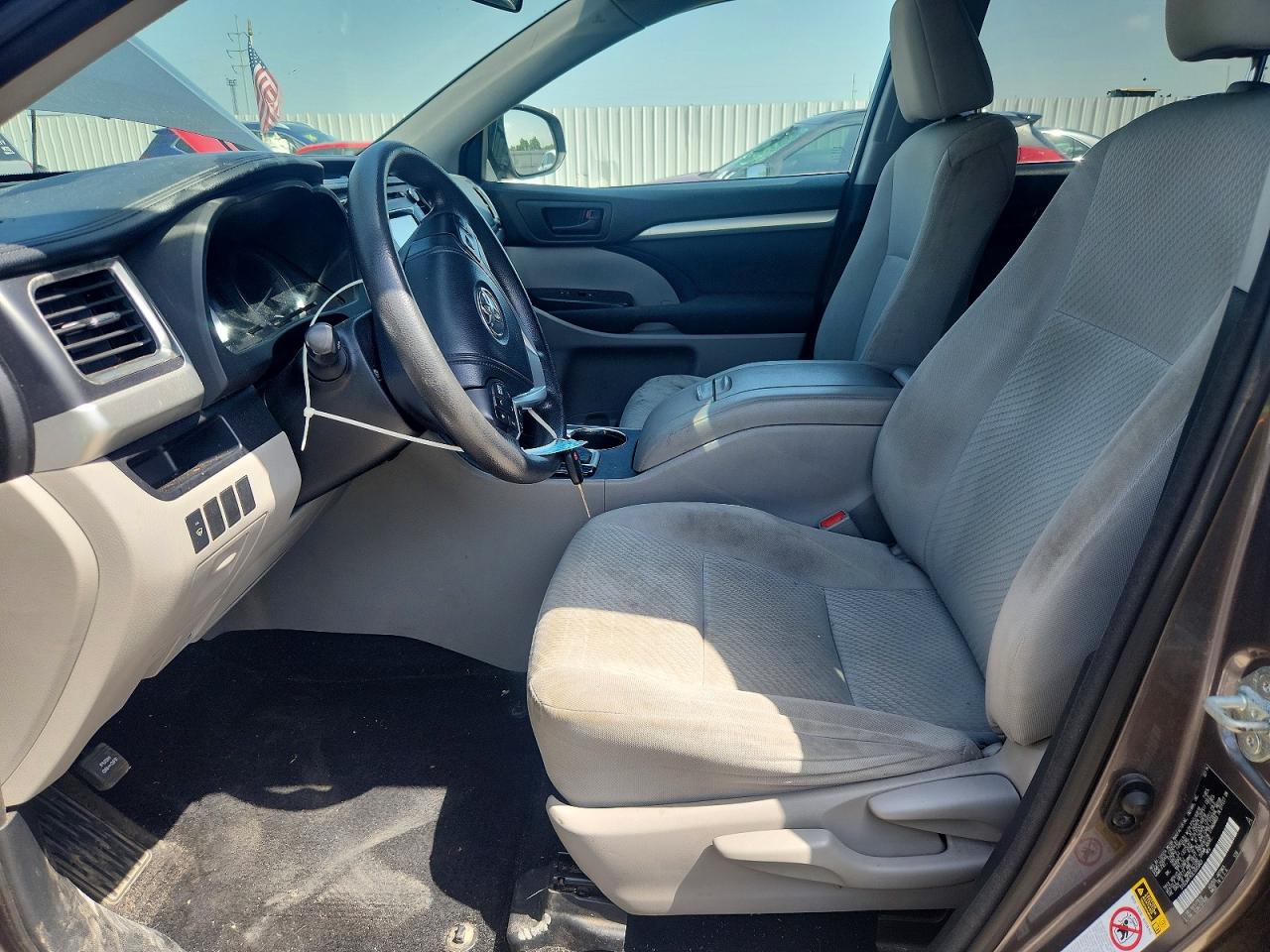 2014 Toyota Highlander Le Gray vin: 5TDZARFH3ES005803
