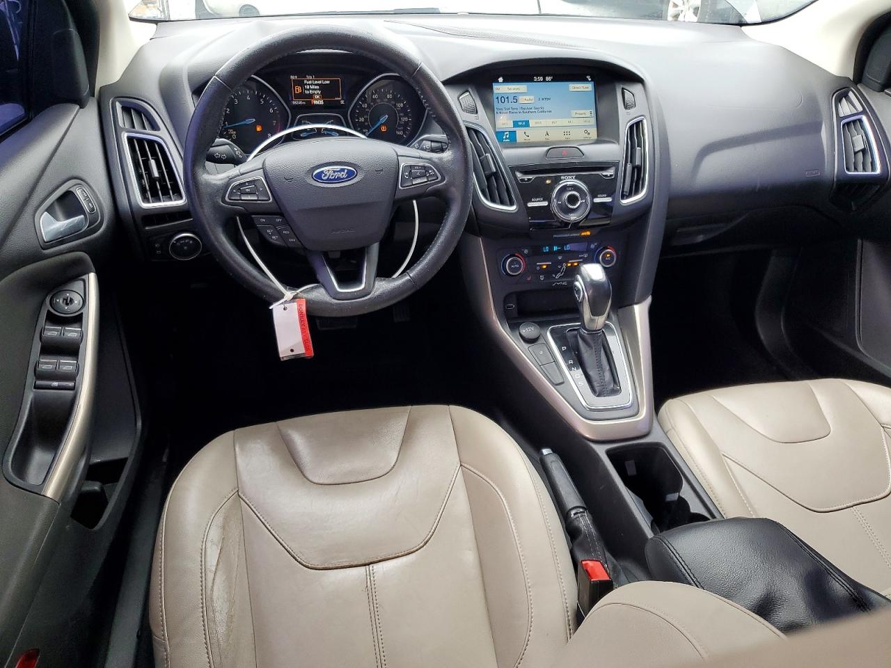 2018 Ford Focus Titanium Gray vin: 1FADP3J2XJL294124