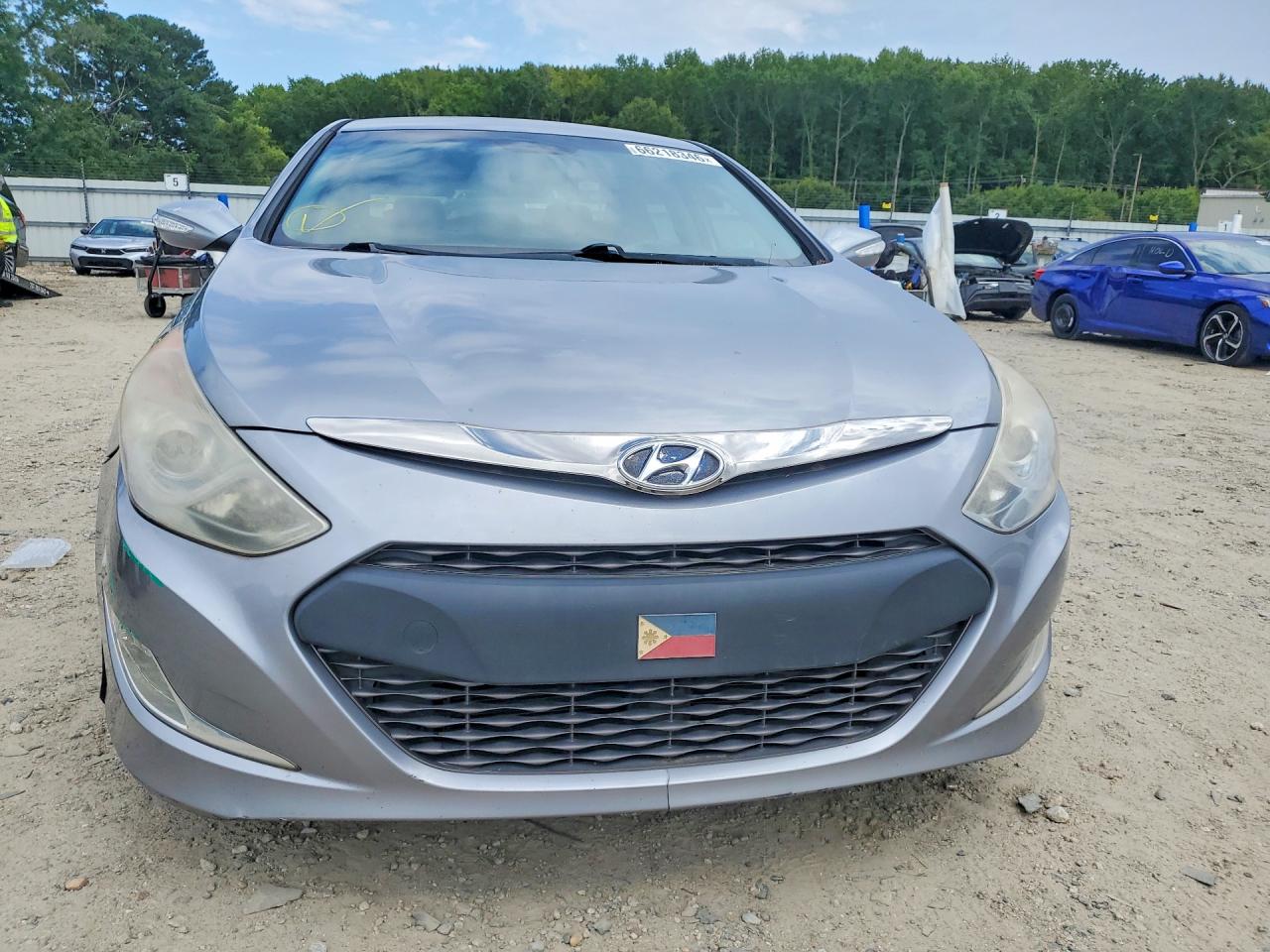 2015 Hyundai Sonata Hybrid Base Silver vin: KMHEC4A40FA130459