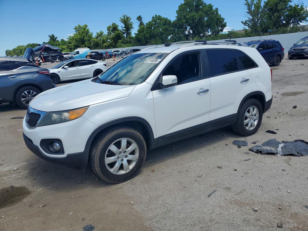 2011 Kia Sorento Lx Белый vin: 5XYKT4A18BG130197