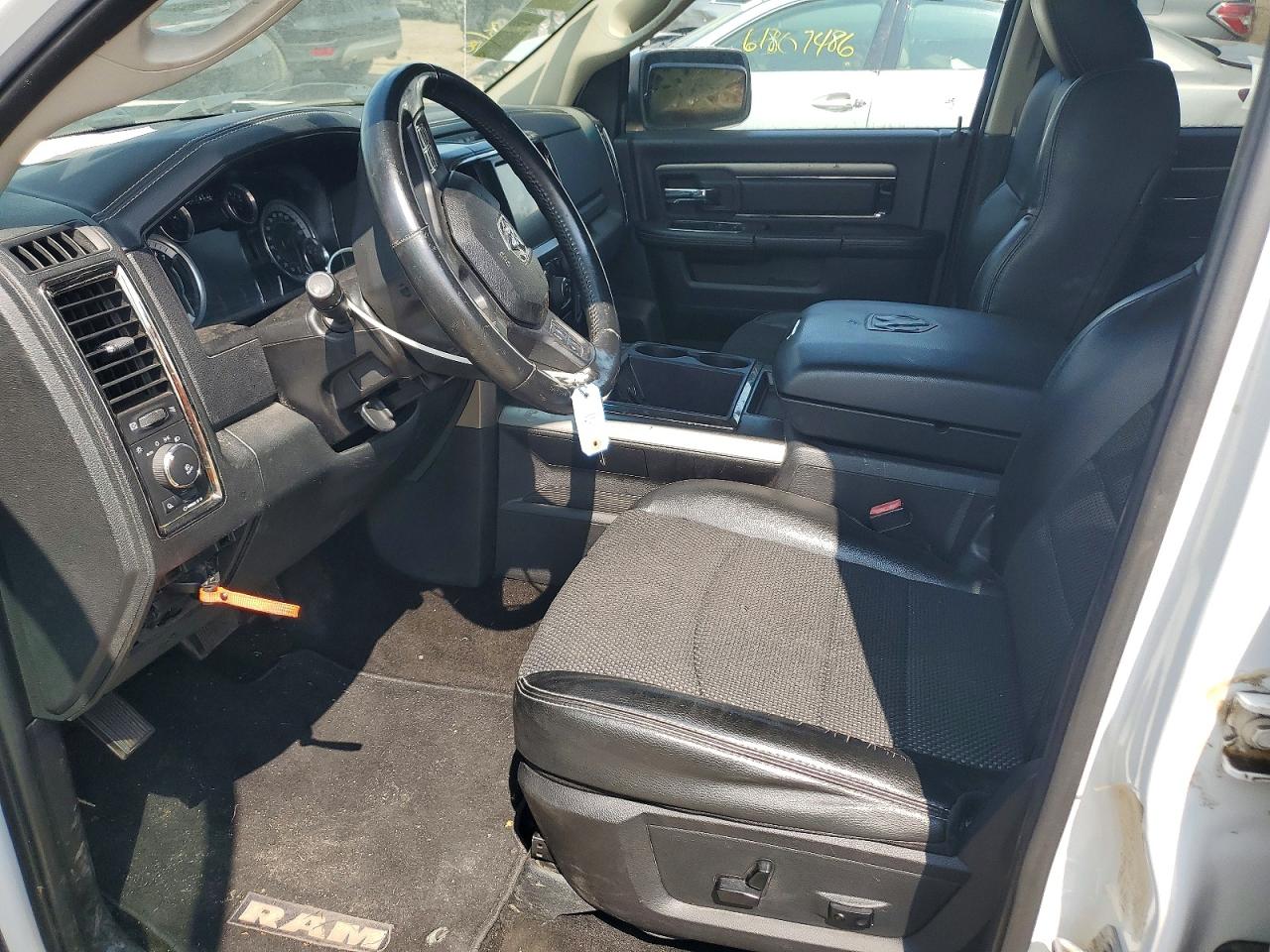 2015 Ram 1500 Sport Белый vin: 1C6RR7UT5FS552303