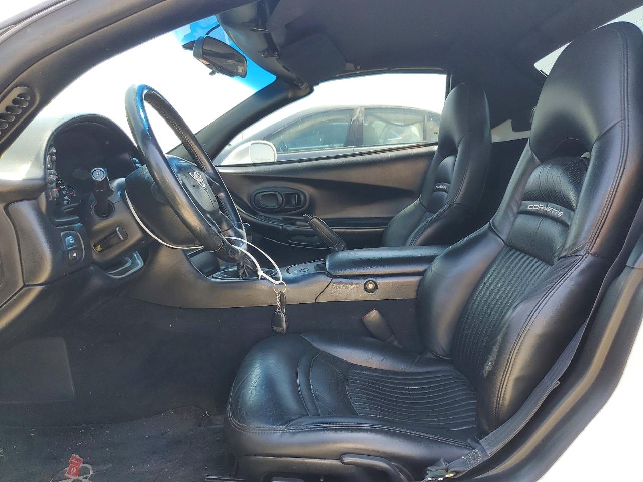 1999 Chevrolet Corvette Белый vin: 1G1YY32G9X5101888