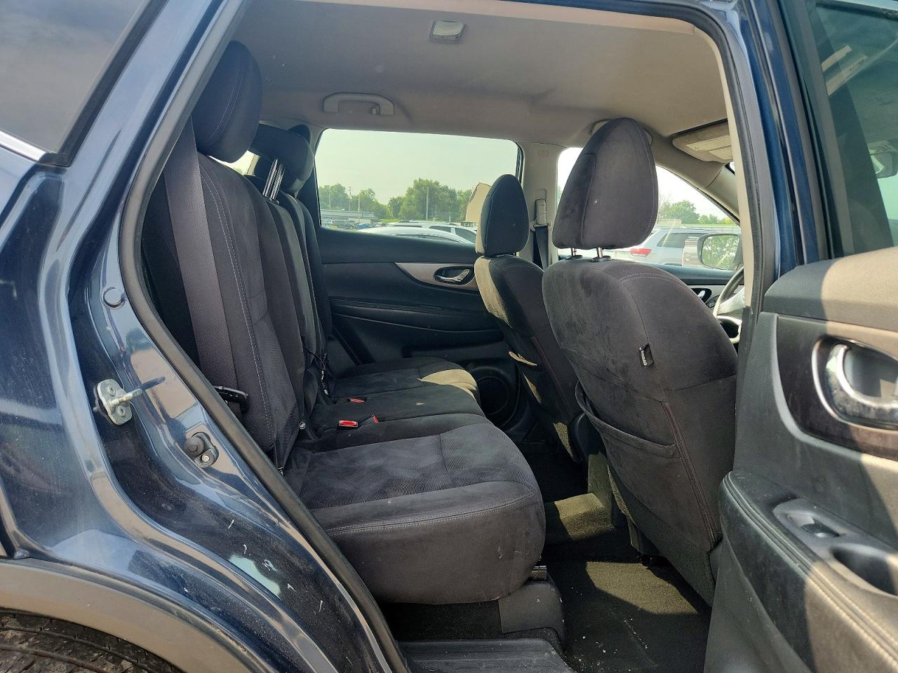 2015 Nissan Rogue Sv Blue vin: KNMAT2MV3FP525633