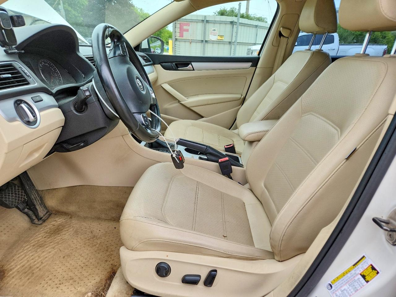 2013 Volkswagen Passat Se Белый vin: 1VWBH7A37DC004759