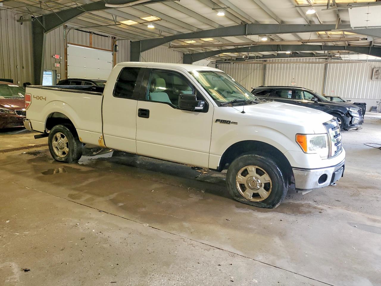 2011 Ford F150 Super Cab White vin: 1FTFX1EF1BFA14868