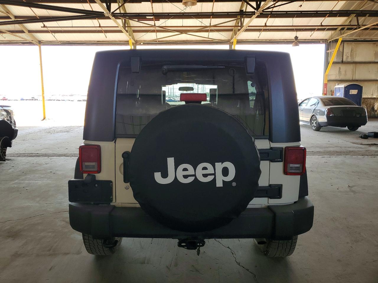 2010 Jeep Wrangler Unlimited Rubicon White vin: 1J4BA6H13AL101856