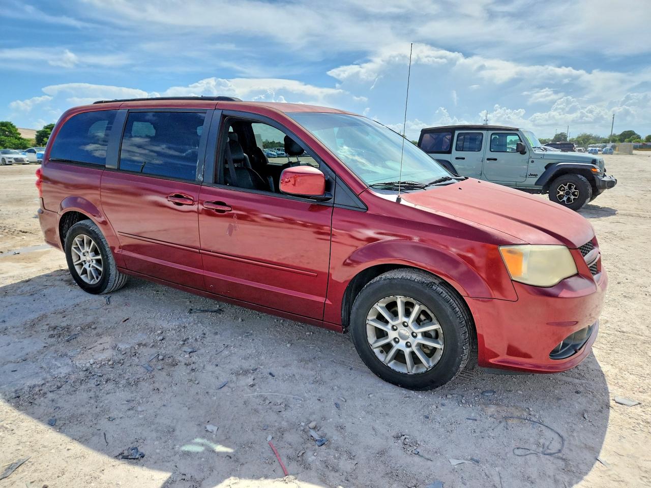 2011 Dodge Grand Caravan R/t Красный vin: 2D4RN7DG3BR696664