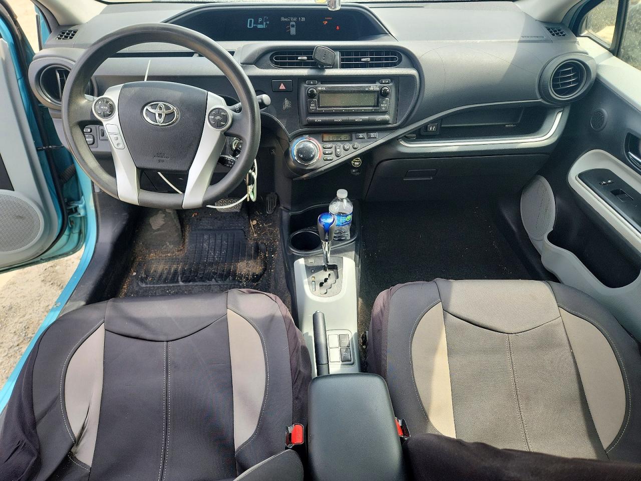 2014 Toyota Prius C Two Turquoise vin: JTDKDTB38E1067128