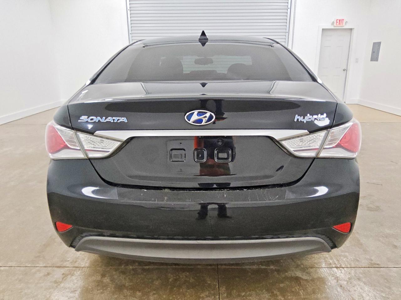 2015 Hyundai Sonata Hybrid Base Black vin: KMHEC4A48FA134792