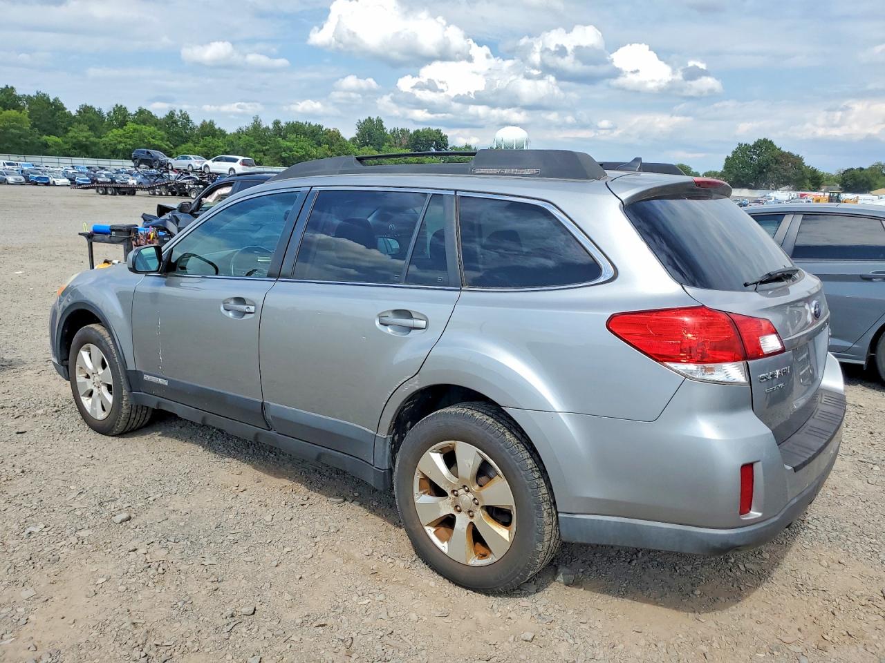 2011 Subaru Outback 3.6r Limited Silver vin: 4S4BRDLC0B2319185