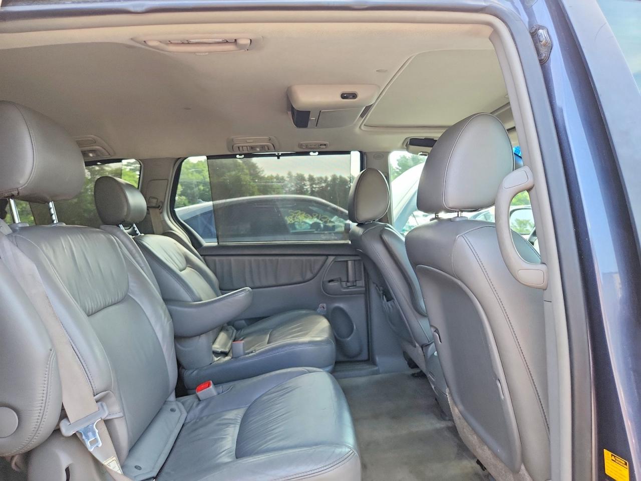 2010 Toyota Sienna Xle Limited Gray vin: 5TDDK4CC0AS032602