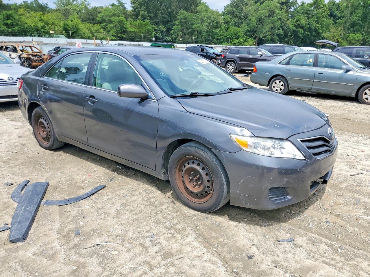 2010 Toyota Camry Le Gray vin: 4T1BF3EKXAU567132