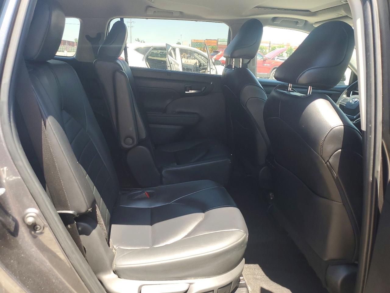 2024 Toyota Highlander Hybrid Xle Серый vin: 5TDKBRCH6RS141416