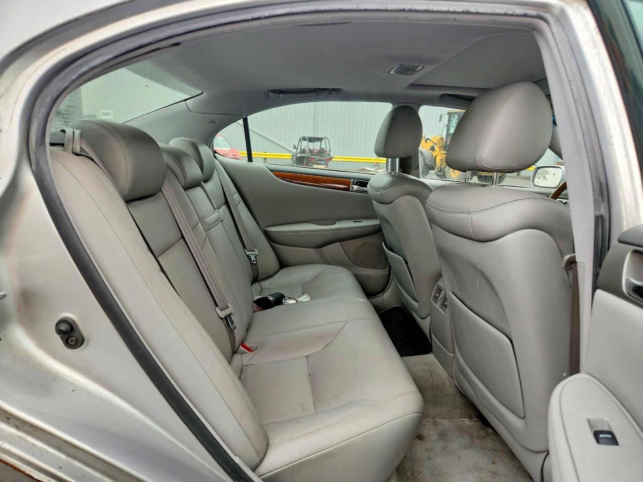 2005 Lexus Es 330 Silver vin: JTHBA30G255100694