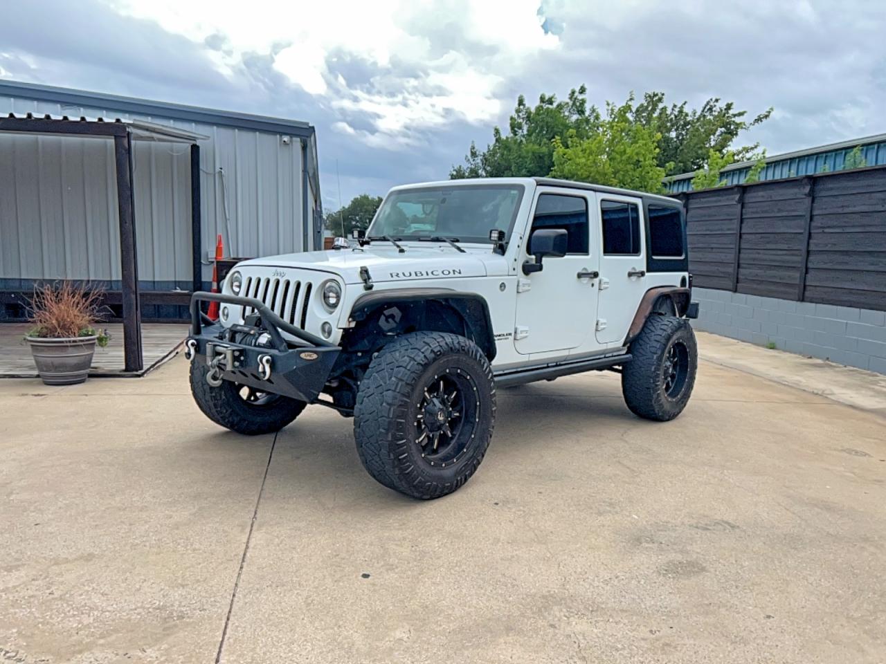 2015 Jeep Wrangler Unlimited Rubicon White vin: 1C4BJWFG3FL530855