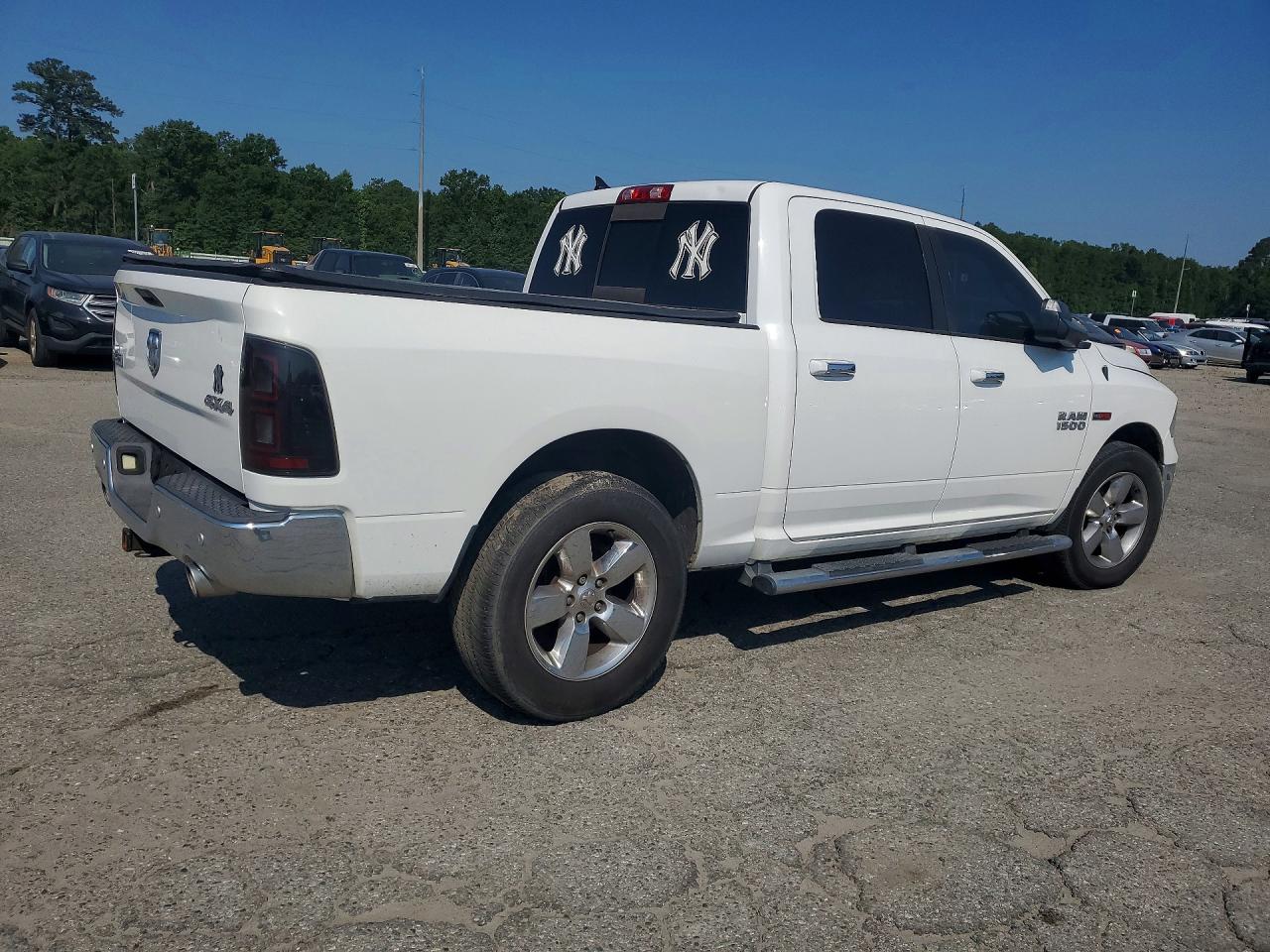 2015 Ram 1500 Slt White vin: 1C6RR7LM7FS728441