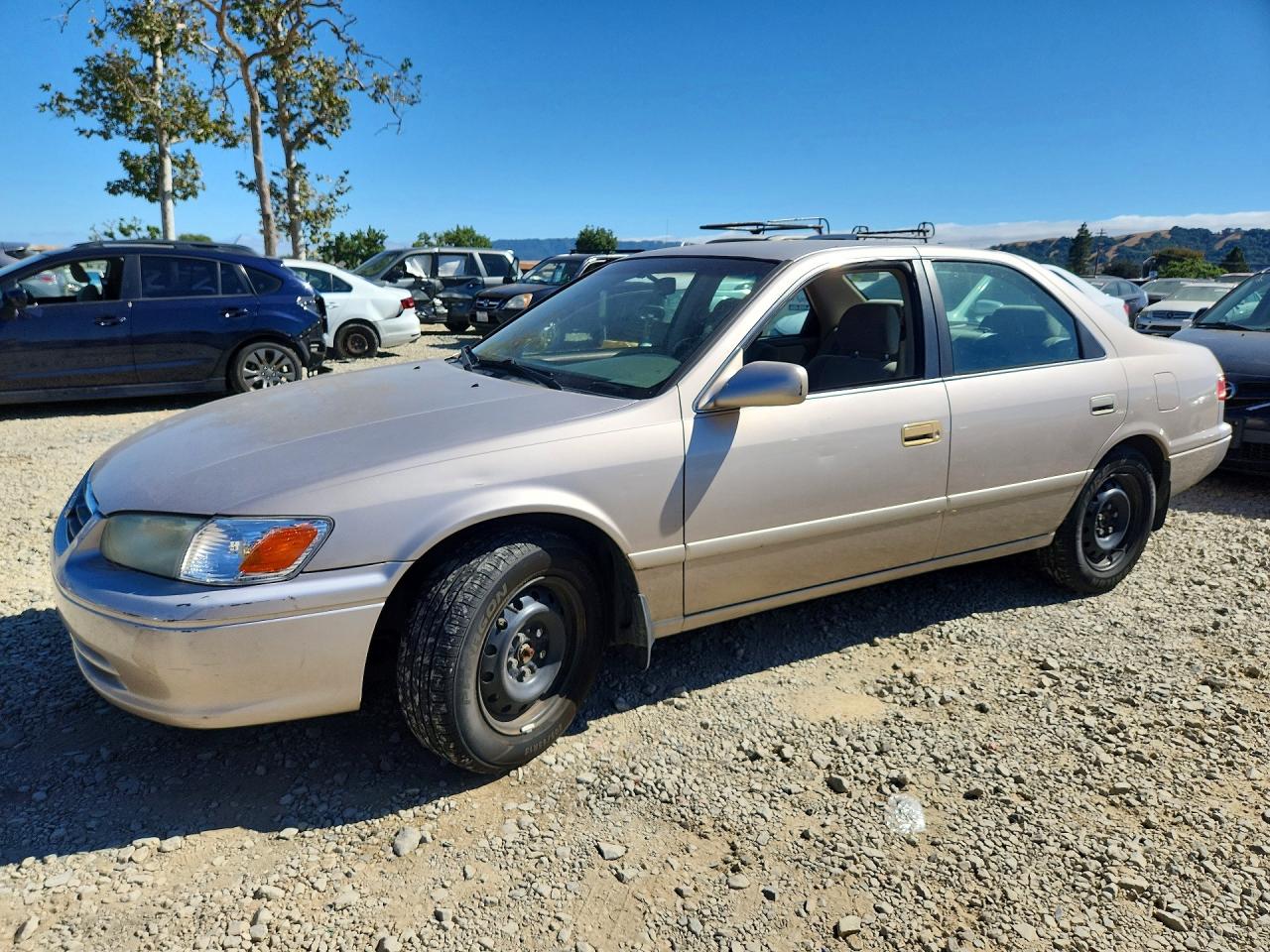 2001 Toyota Camry Le Beige vin: 4T1BG22K81U847384