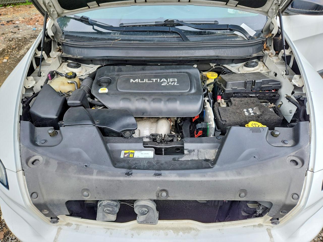 2014 Jeep Cherokee Sport White vin: 1C4PJLAB6EW318917