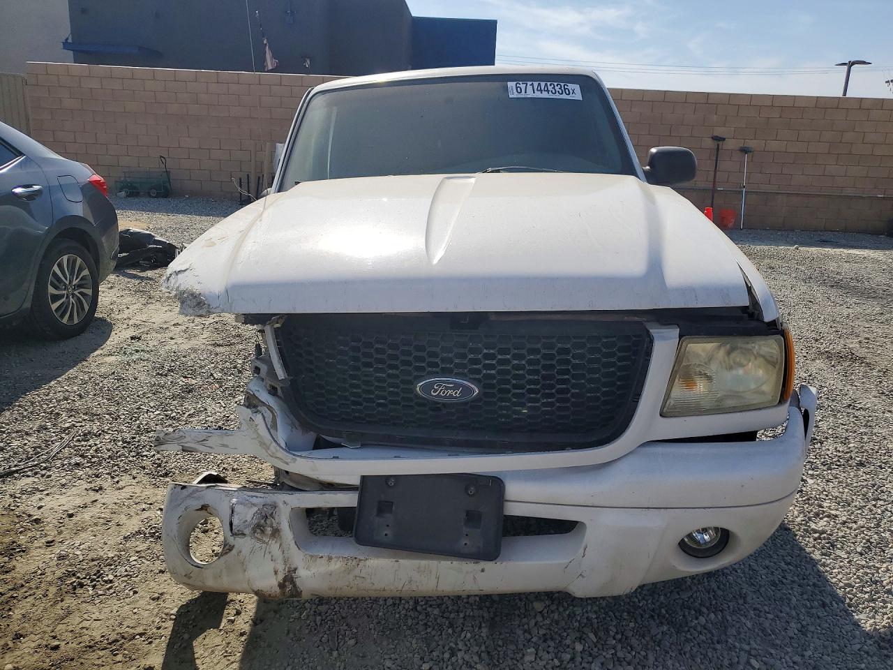2002 Ford Ranger Super Cab White vin: 1FTYR14U12PA23678