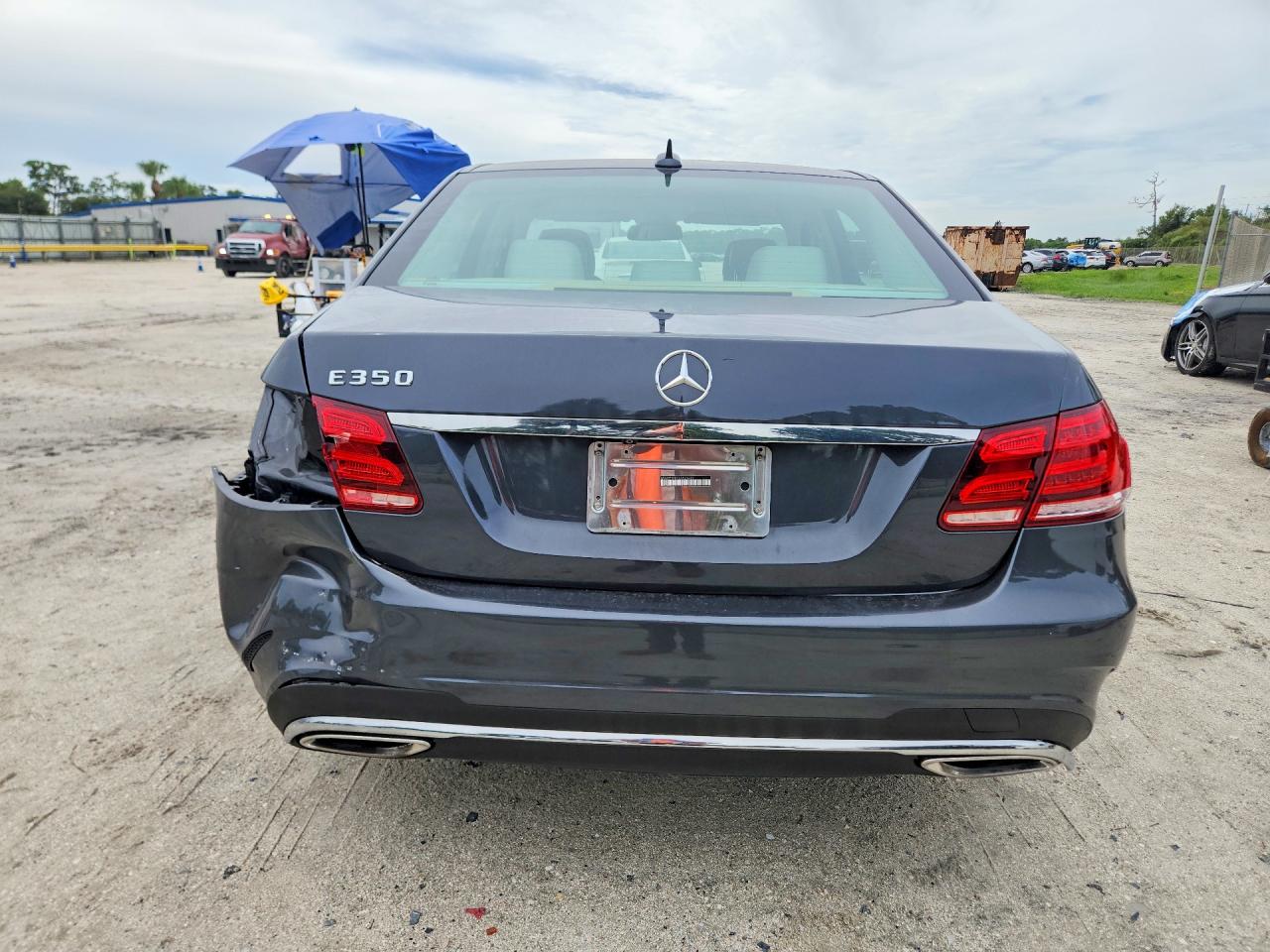 2014 Mercedes-benz E 350 Gray vin: WDDHF5KBXEA828433