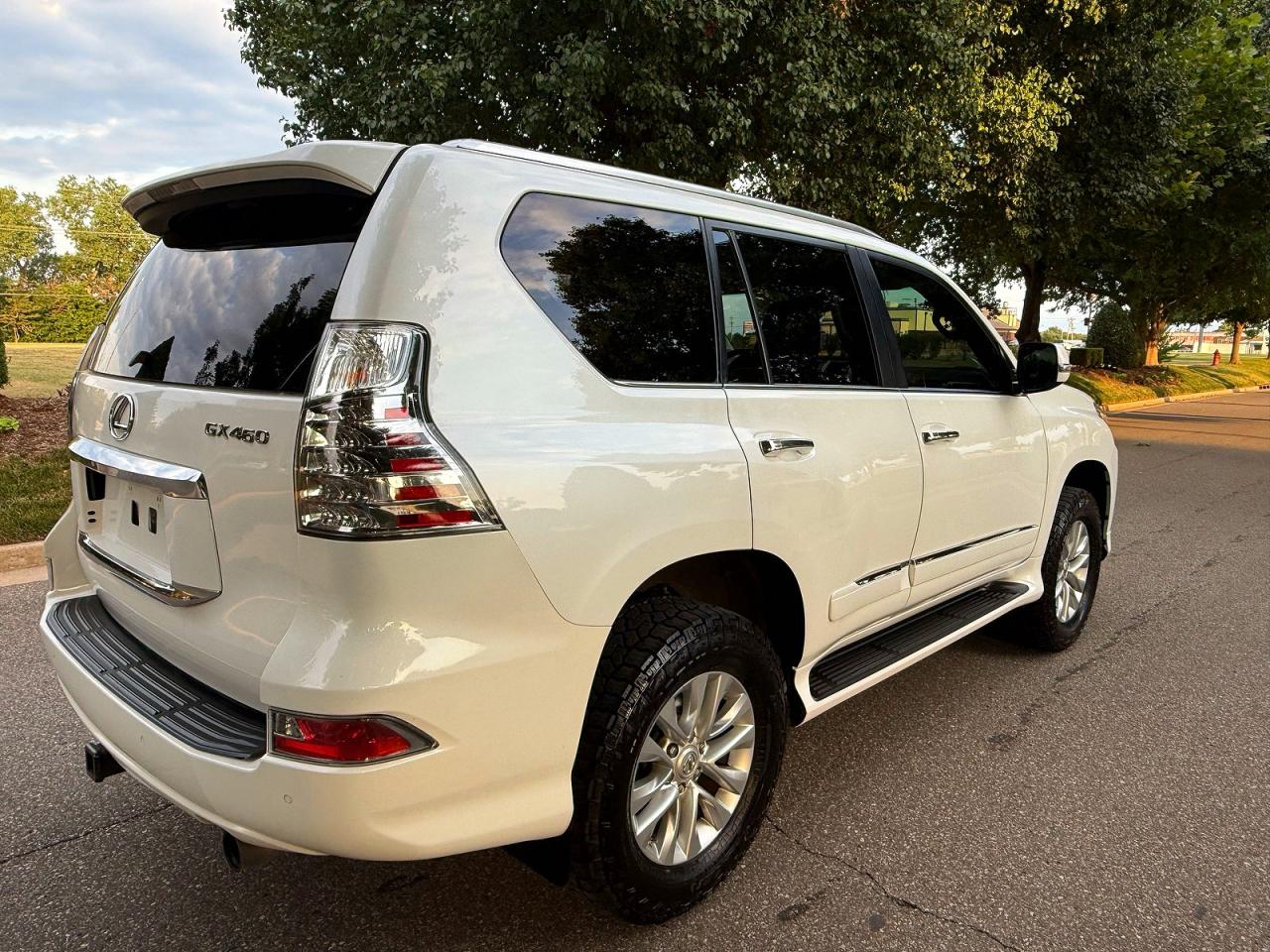 2015 Lexus Gx 460 White vin: JTJBM7FX8F5111477