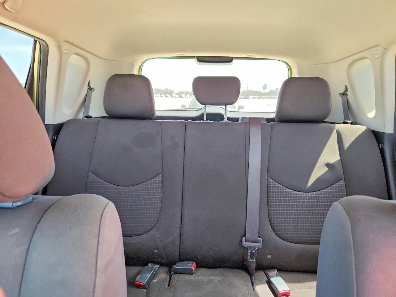 2012 Kia Soul Base Green vin: KNDJT2A54C7360059