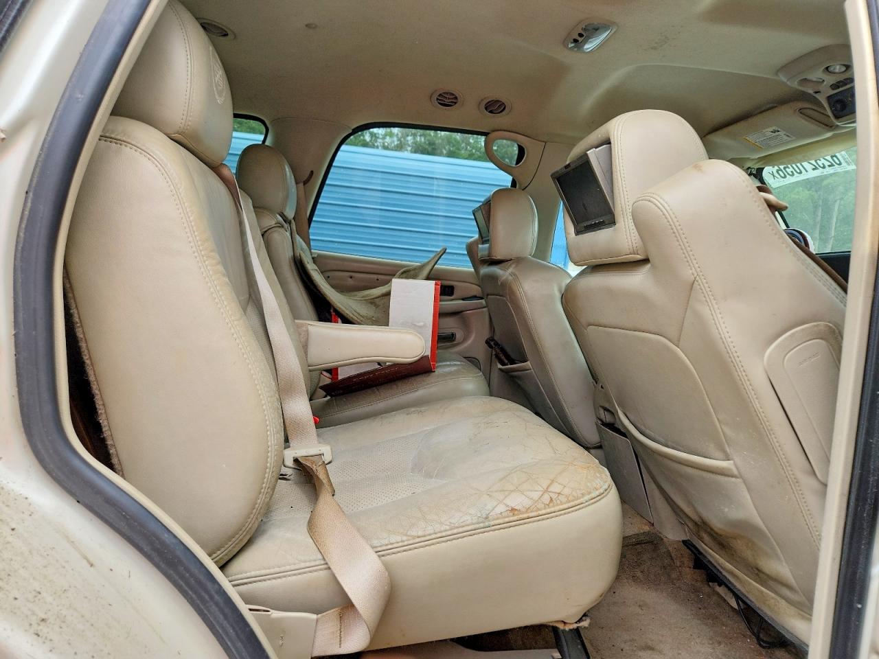 2005 Cadillac Escalade Luxury White vin: 1GYEC63N15R258144