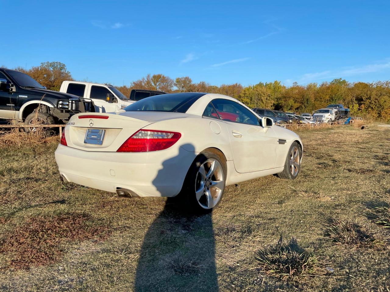 2012 Mercedes-benz Slk 350 White vin: WDDPK5HA1CF038430