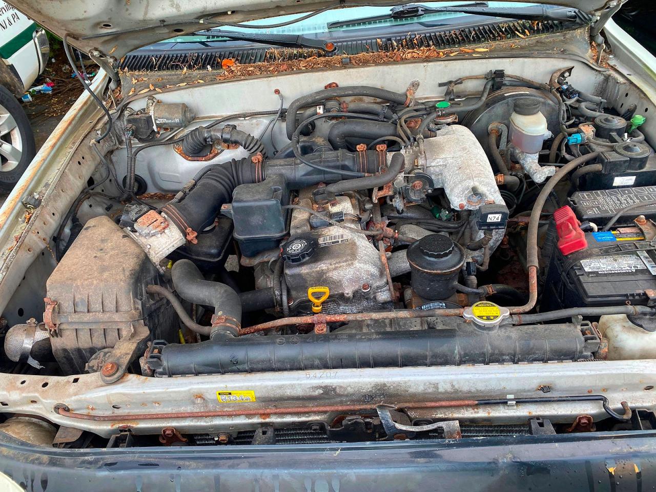 2001 Toyota Tacoma Deluxe Серый vin: 5TEPM62N812782466