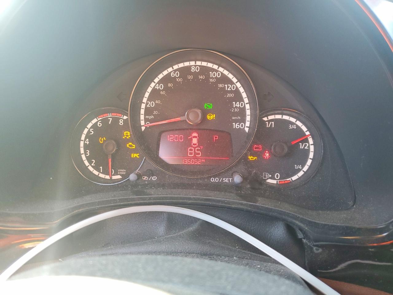 2015 Volkswagen Beetle 1.8t Красный vin: 3VWF17AT3FM636973