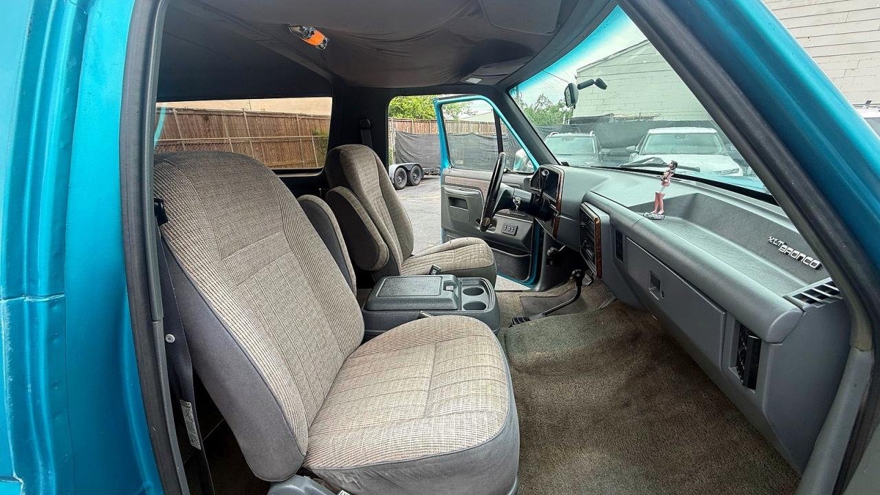 1990 Ford Bronco U100 Blue vin: 1FMEU15H7LLB17409