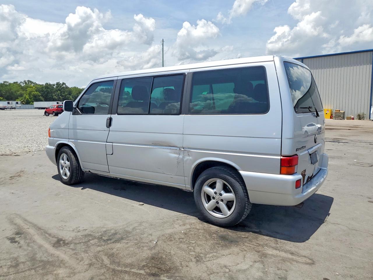 2003 Volkswagen Eurovan Mv Silver vin: WV2MB47033H034157