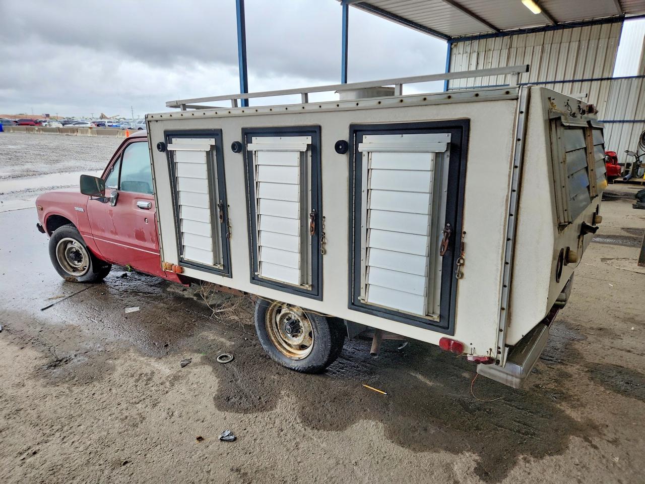 1983 Toyota Pickup Sr5 Red vin: JT4RN44S3D1102131