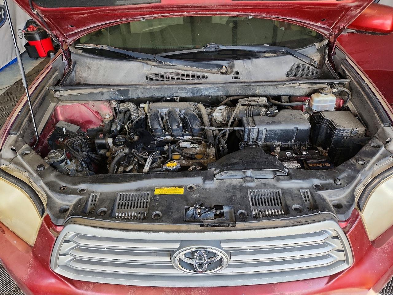 2008 Toyota Highlander Base Maroon vin: JTEDS41AX82010766