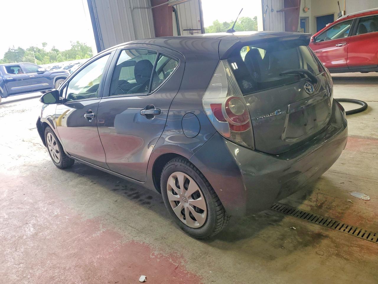 2014 Toyota Prius C Two Угольный vin: JTDKDTB30E1575383